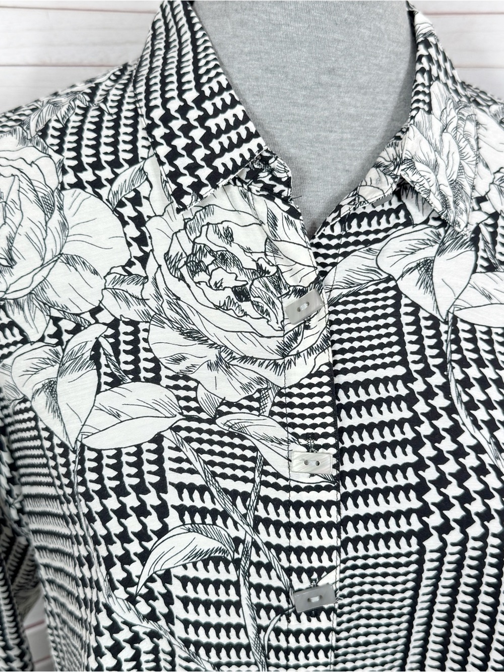 Multiples Floral Houndstooth Oversized Button Back Tunic Shirt Black White Small - Picture 5 of 11